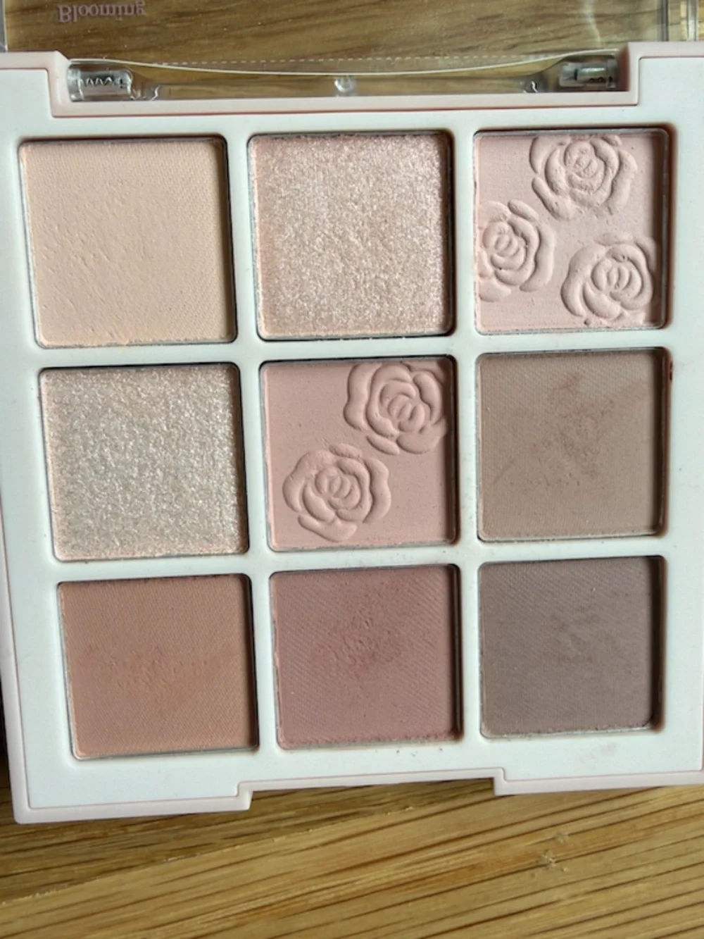 DASIQUE Eyeshadow Palette - #16 violet knit & #27 rose milk tea